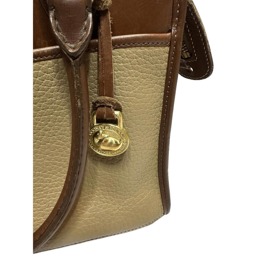 Vtg Dooney and Bourke Pebbled Leather Beige British Tan Satchel Handbag No Strap - Picture 7 of 9
